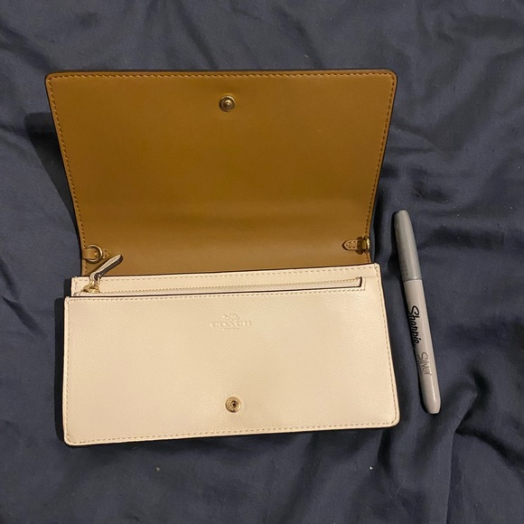 Coach flap wallet with strap - Picture 3 of 5